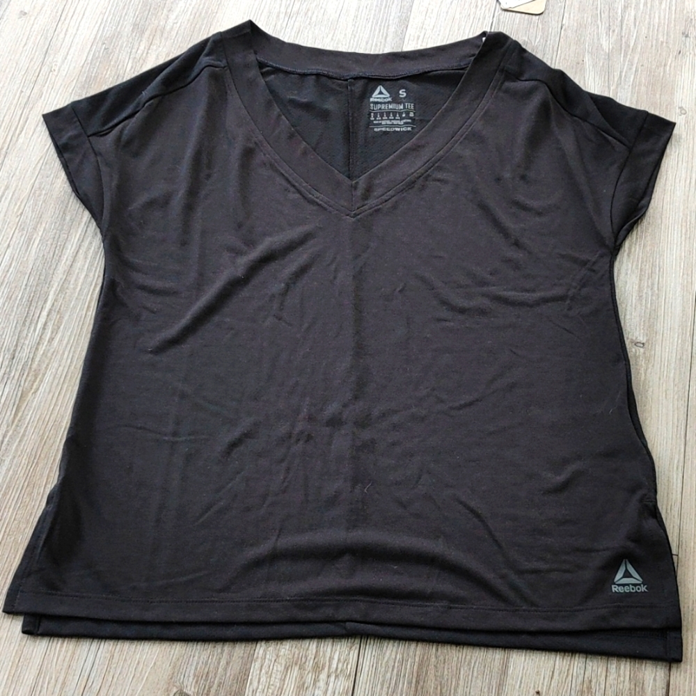 Reebok athletic top Small